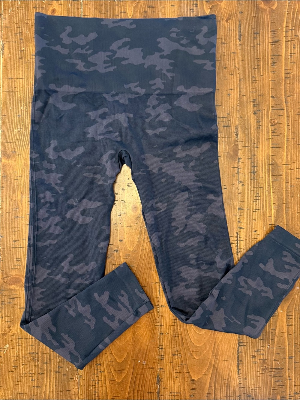 SPANX Legging Yoga Spandex Pants Black and Gray Camo Seamless Size Large euc